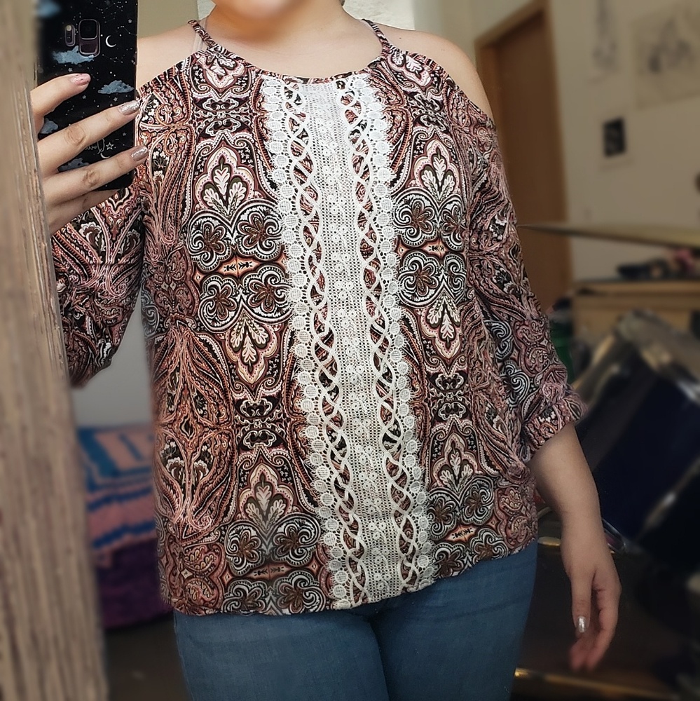 Floral Print Cut-out blouse